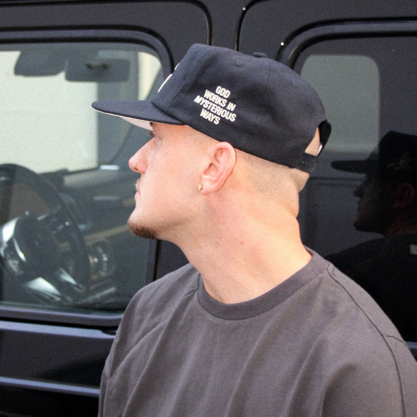 ANGEL CAP - BLACK / CREAM WHITE