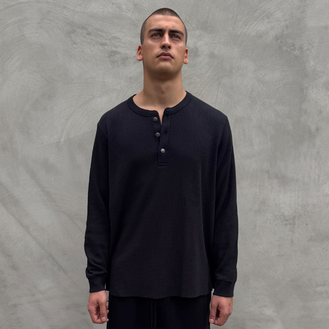 WAFFLE KNIT HENLEY - CORE BLACK